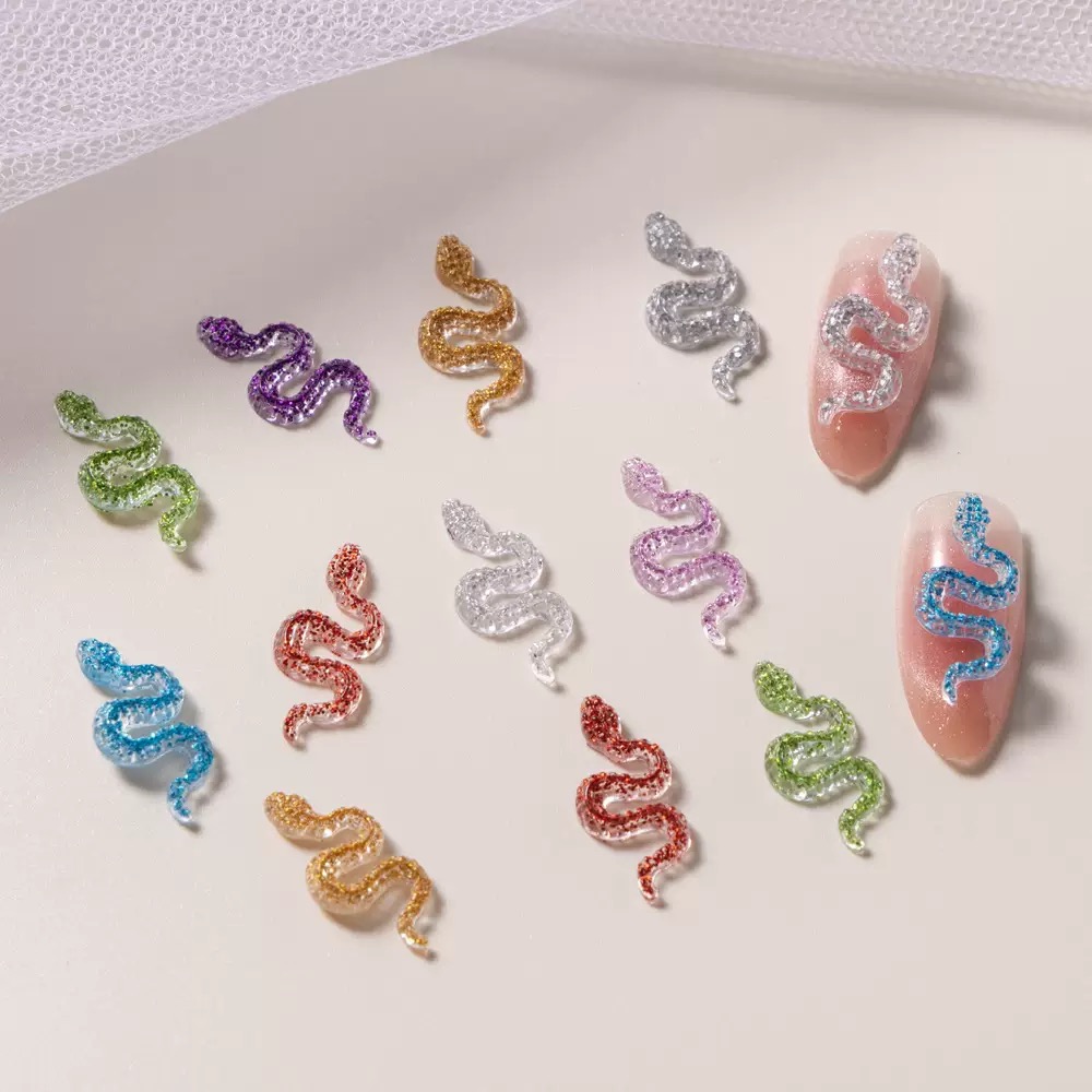 Mini-breloques en résine serpe - Embellishment Glue Craft avis et prix